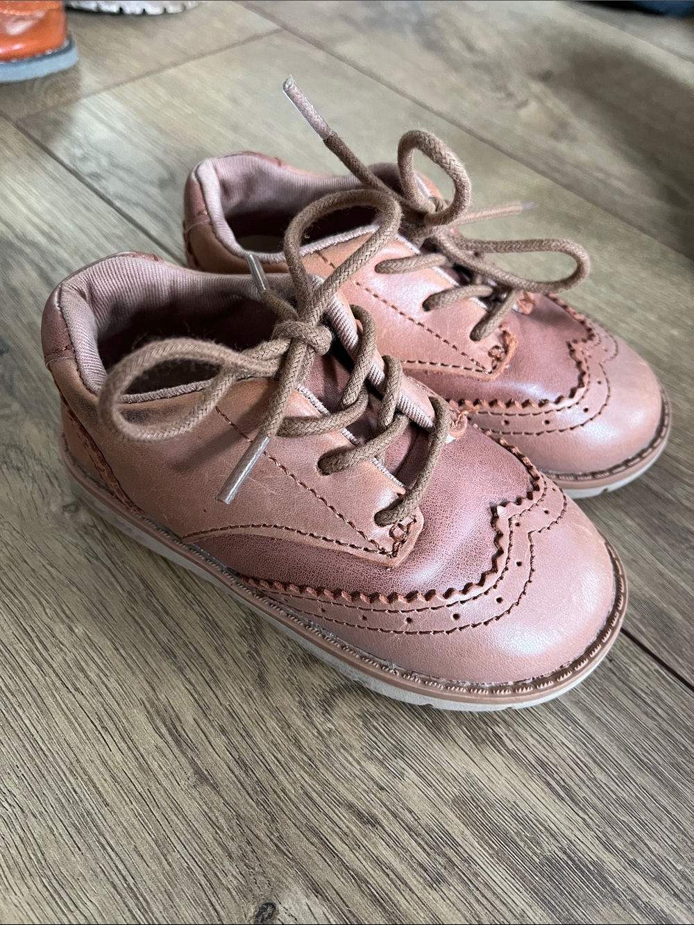 Stride Rite Ellsworth wing tip shoes